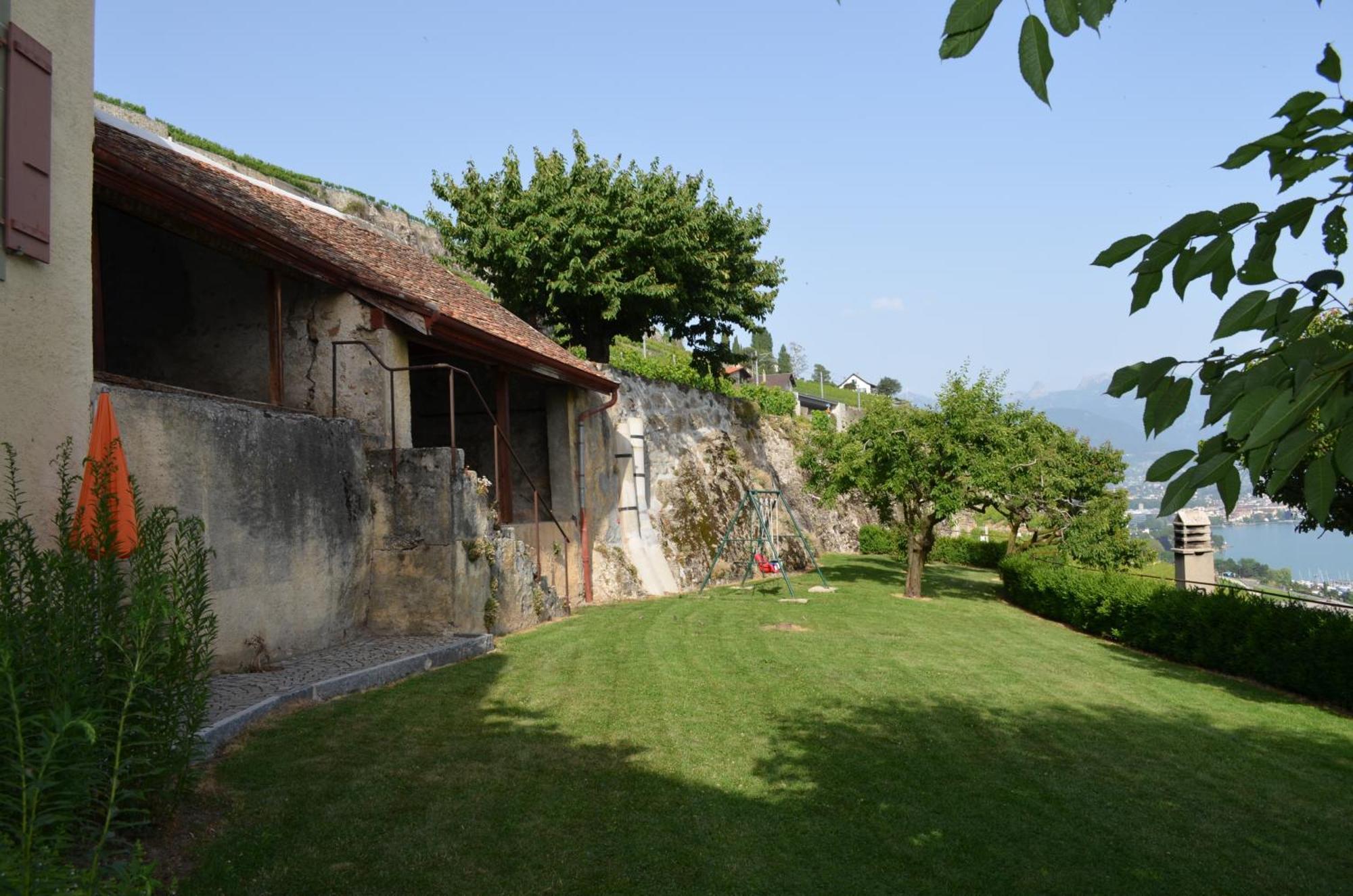 Domaine Du Burignon Hotell Saint-Saphorin Exteriör bild
